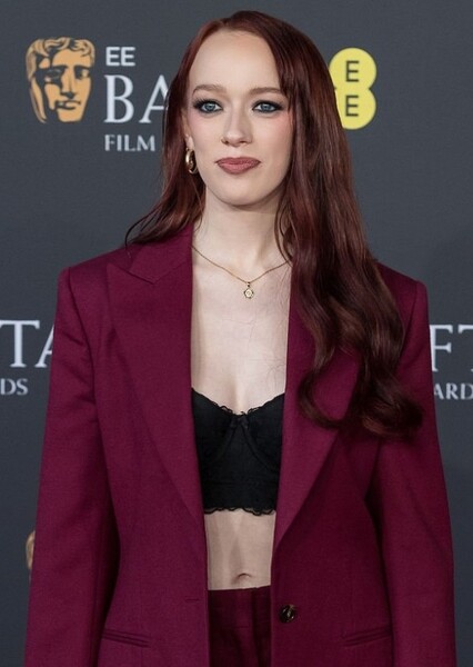 Amybeth McNulty photo