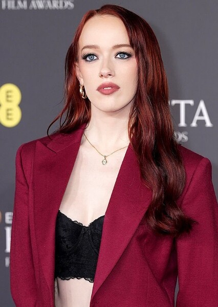 Amybeth McNulty photo