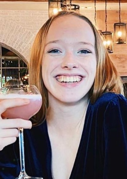 Amybeth McNulty photo