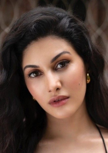 Amyra Dastur photo