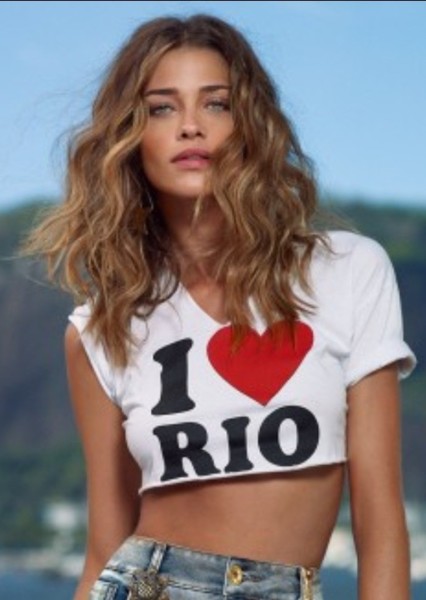 Ana Beatriz Barros photo