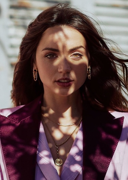 Ana de Armas photo