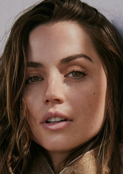 Ana de Armas photo