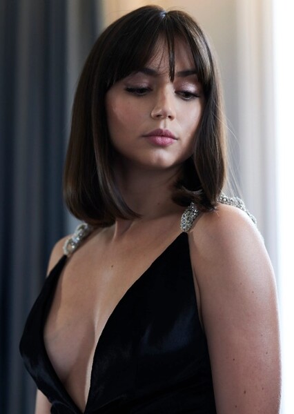 Ana de Armas photo