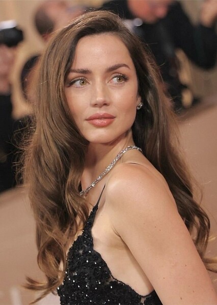 Ana de Armas photo