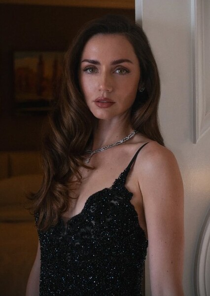 Ana de Armas photo