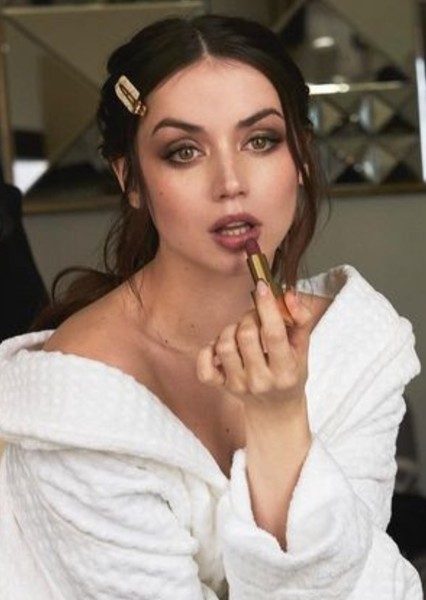 Ana de Armas photo