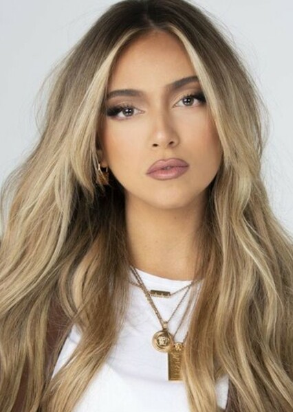 Ana Mena photo