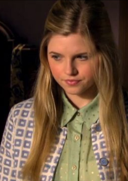 Ana Mulvoy-Ten photo