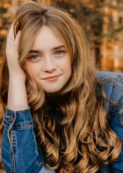 Anabelle Holloway photo