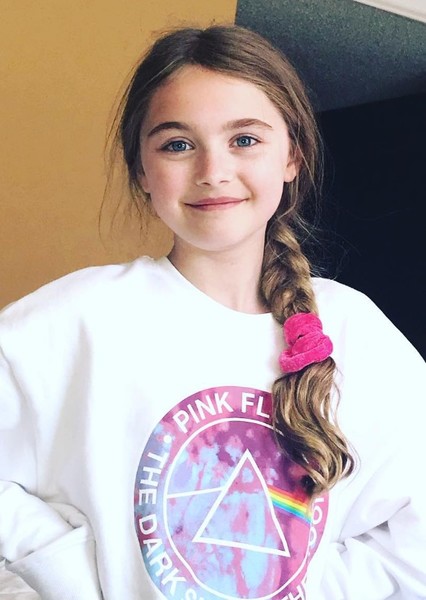 Anabelle Holloway photo