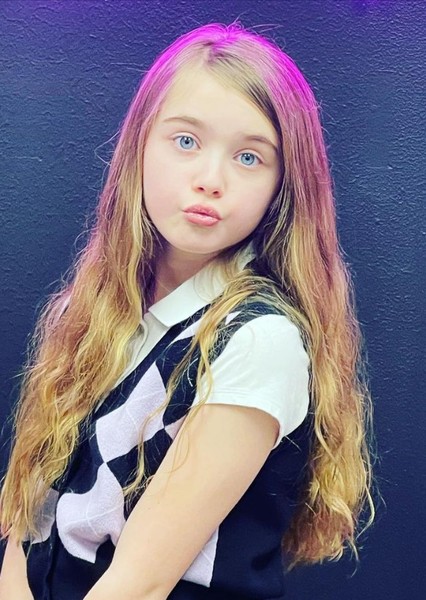 Anabelle Holloway photo