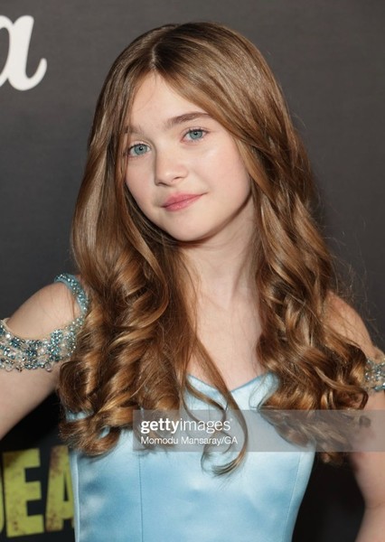 Anabelle Holloway