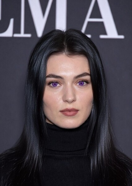 Seraphine "Sera" Voss