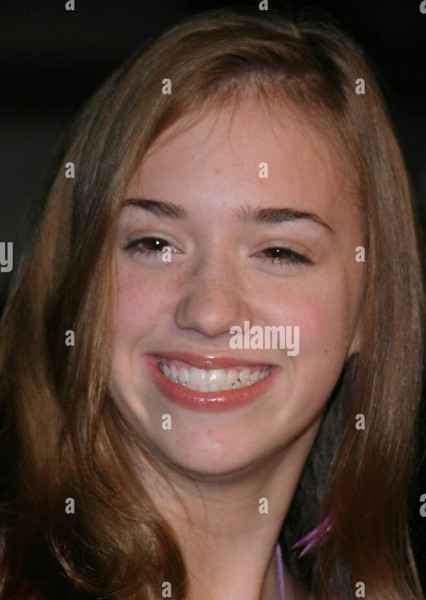 Andrea Bowen photo