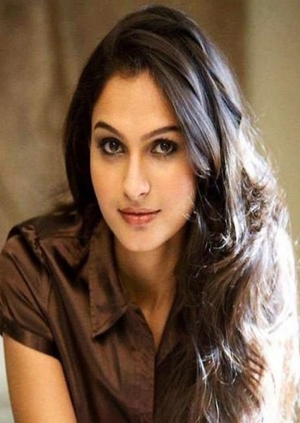 Andrea Jeremiah photo