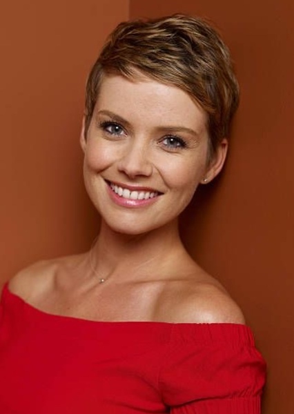 Andrea Osvárt photo