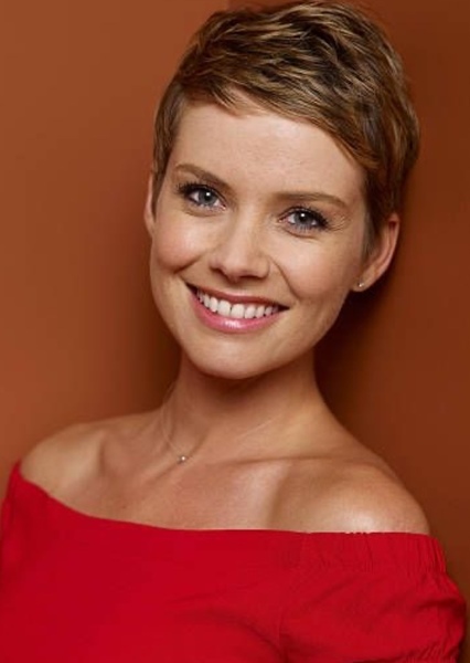 Andrea Osvárt photo