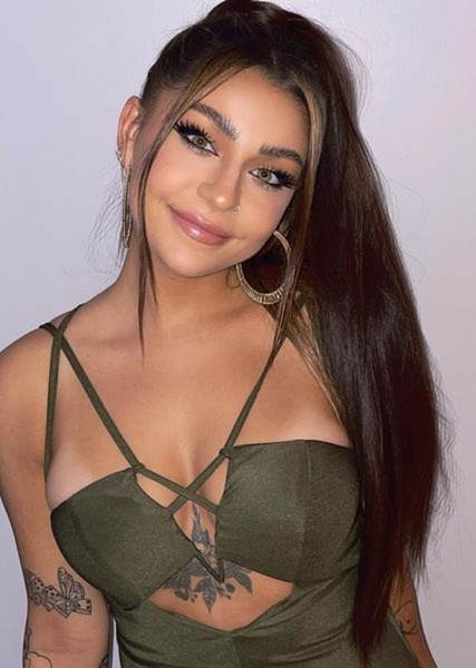 Andrea Russett photo