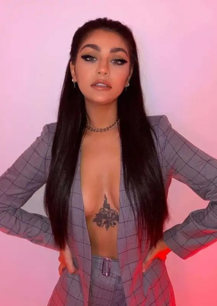 Andrea Russett photo