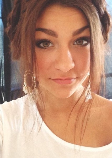 Andrea Russett photo