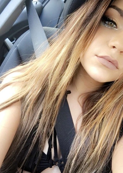 Andrea Russett photo