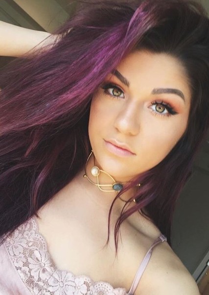 Andrea Russett photo