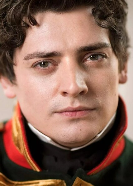 Aneurin Barnard photo