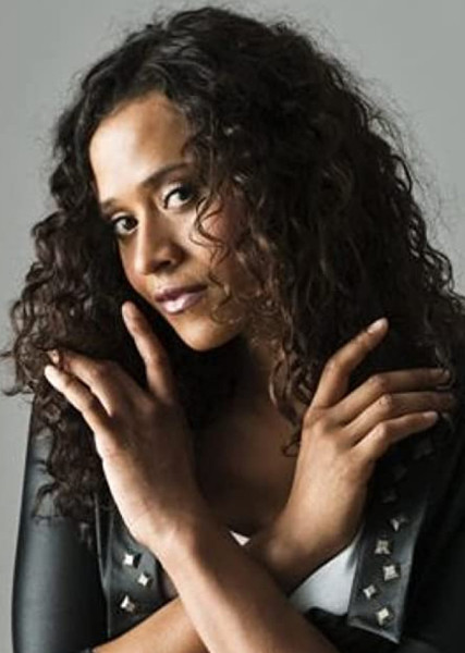 Angel Coulby photo
