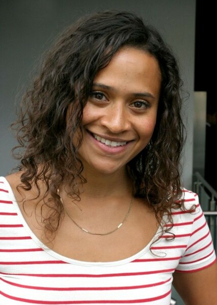 Angel Coulby photo