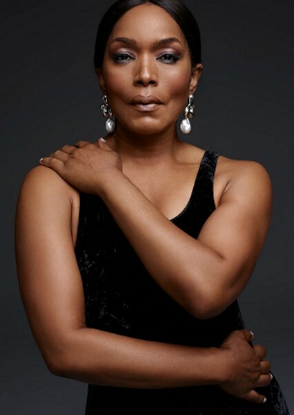 Angela Bassett photo