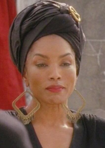 Angela Bassett photo