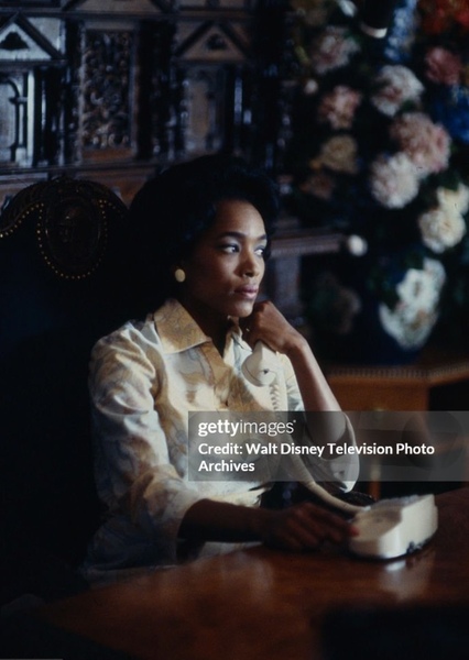 Angela Bassett