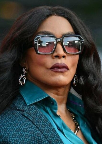 Angela Bassett photo