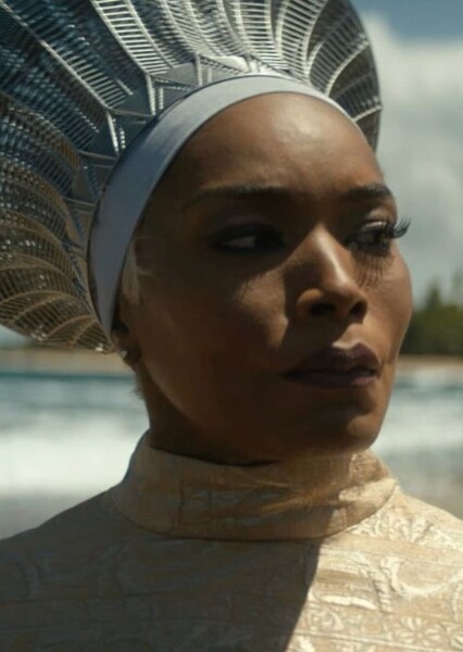 Angela Bassett photo