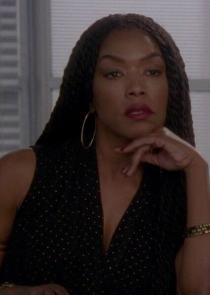 Angela Bassett photo