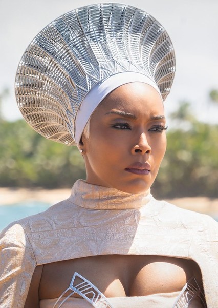 Angela Bassett