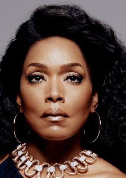 Angela Bassett photo