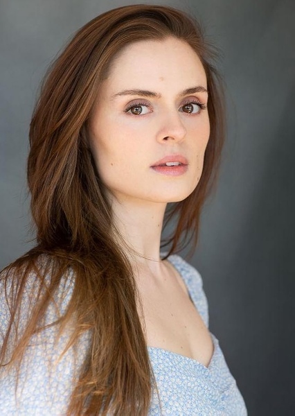 Angela Holmes