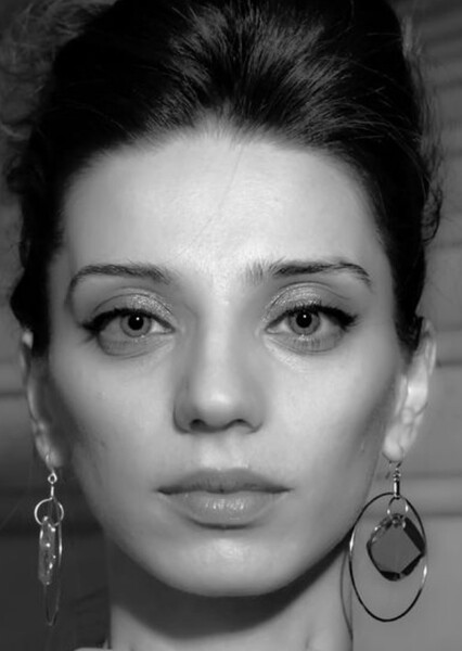 Angela Sarafyan photo