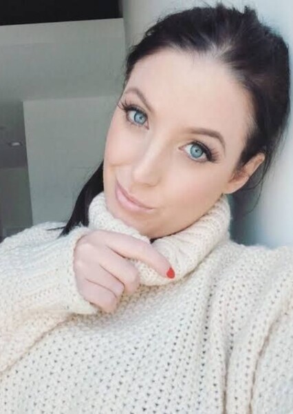 Angela White photo