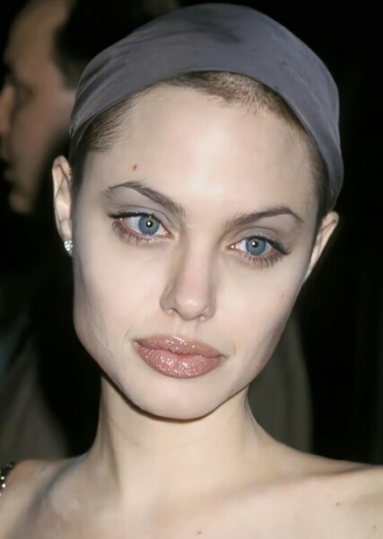 Angelina Jolie photo