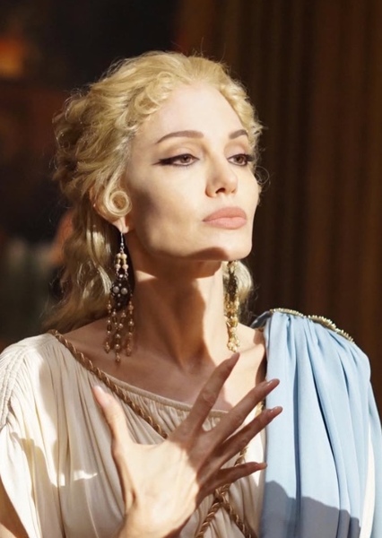 Angelina Jolie