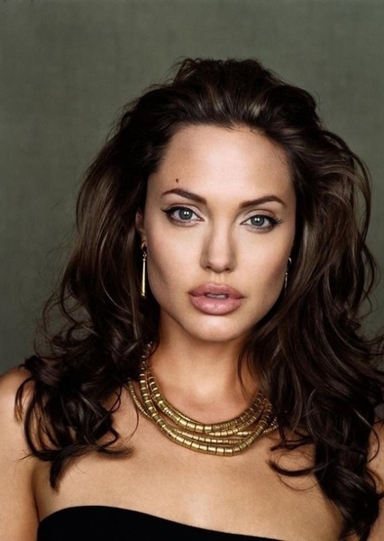 Angelina Jolie photo