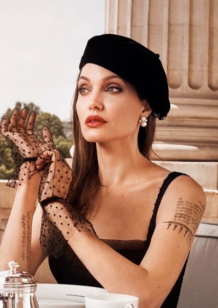 Angelina Jolie photo