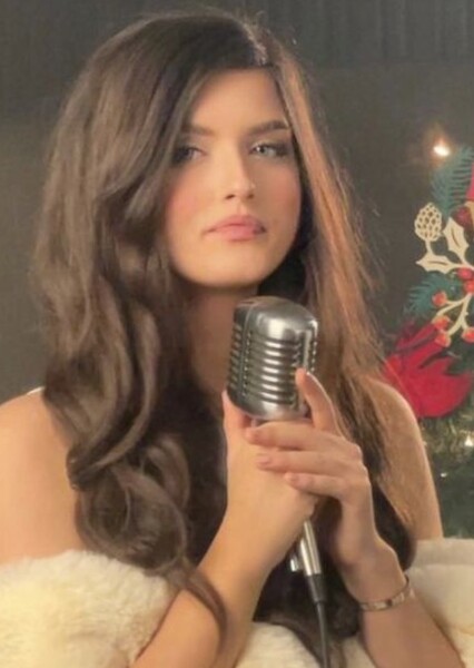 Angelina Jordan photo