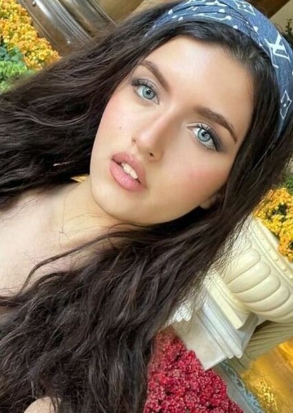Angelina Jordan photo