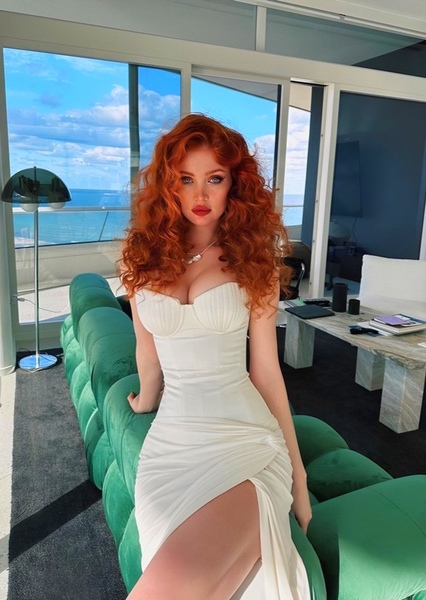 Angelina Michelle photo