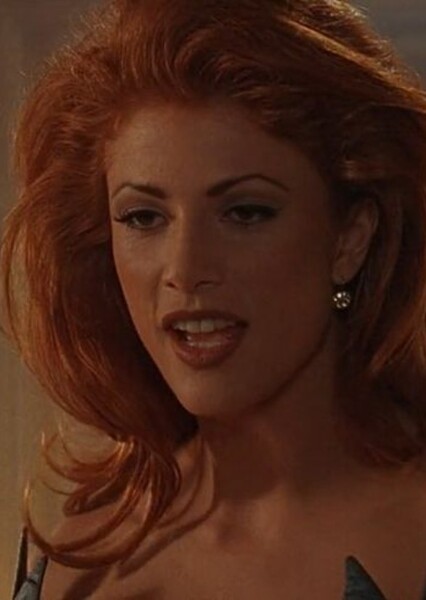 Angie Everhart photo