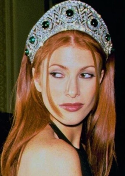 Angie Everhart photo